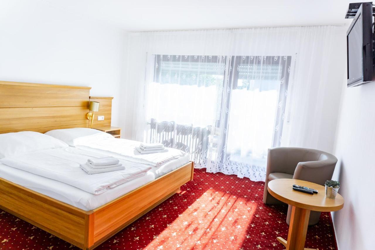 Eisberg Gaestehaus & De Luxe Appartements Friesenheim  Kültér fotó